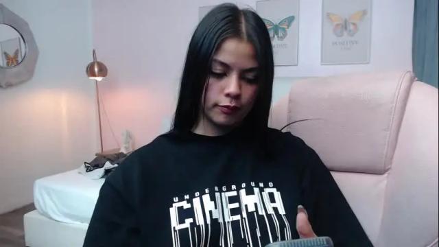 Image 11 of kiki_cams Stream on Chaturbate on 2 months ago