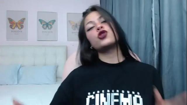 Image 3 of kiki_cams Stream on Chaturbate on 2 months ago
