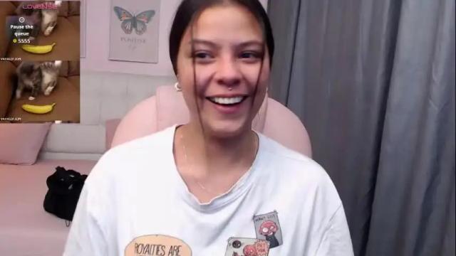 Image 2 of kiki_cams Stream on Chaturbate on 1 month ago