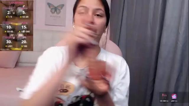 Image 3 of kiki_cams Stream on Chaturbate on 1 month ago