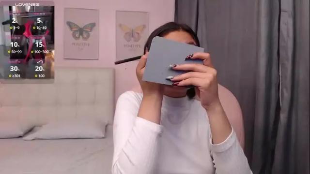 Thumbnail 1, kiki_cams's Stream at Chaturbate, 1 month ago