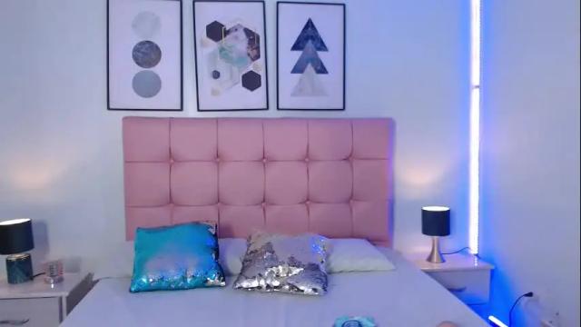 Image 3 of kiki_cams Stream on Chaturbate on 19 days ago