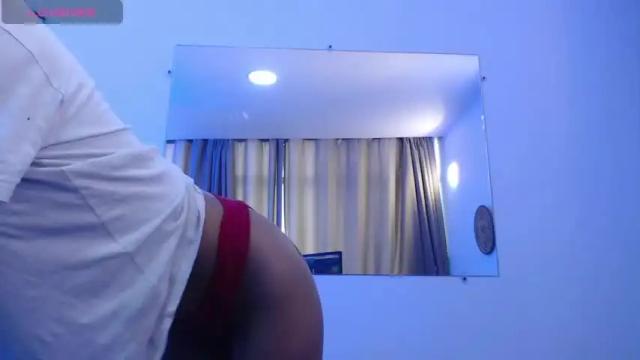 Image 4 of kiki_cyrus Stream on Chaturbate on 16 months ago