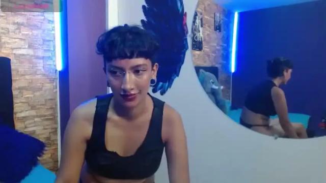 Image 10 of kiki_cyrus Stream on Chaturbate on 16 months ago