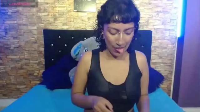 Image 4 of kiki_cyrus Stream on Chaturbate on 16 months ago