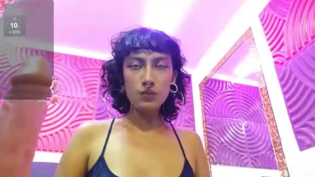 Image 6 of kiki_cyrus Stream on Chaturbate on 15 months ago