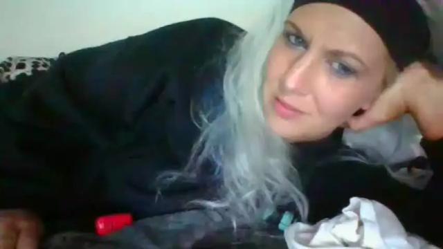 Image 7 of kikilove25 Stream on Chaturbate on 16 months ago