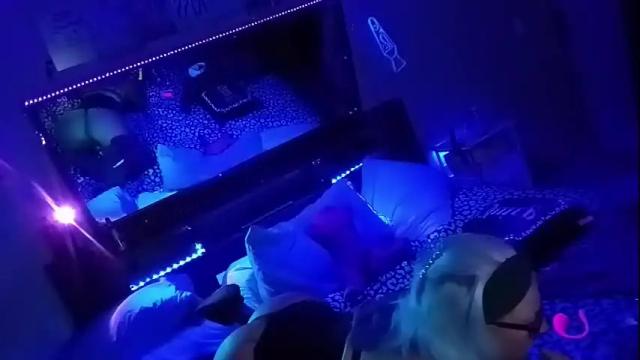 Image 2 of kikilovespartylights Stream on Chaturbate on 1 month ago