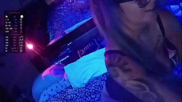Image 6 of kikilovespartylights Stream on Chaturbate on 20 days ago