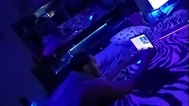 Image 11 of kikilovespartylights Stream on Chaturbate on 8 days ago