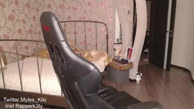 Image 12 of kikimyless Stream on Chaturbate on 14 months ago