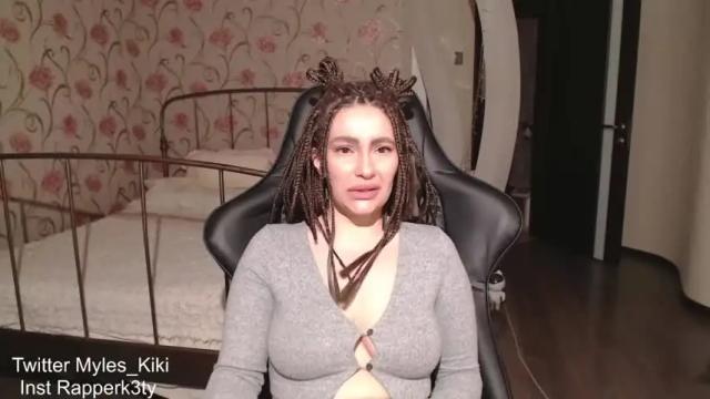 Image 10 of kikimyless Stream on Chaturbate on 13 months ago