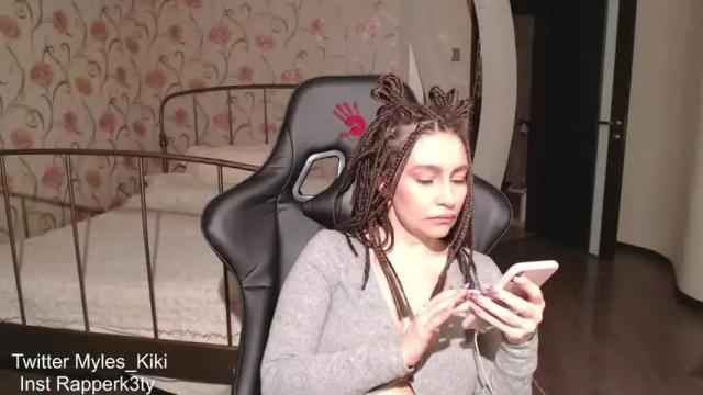 Image 4 of kikimyless Stream on Chaturbate on 13 months ago