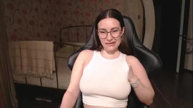 Image 11 of kikimyless Stream on Chaturbate on 6 days ago
