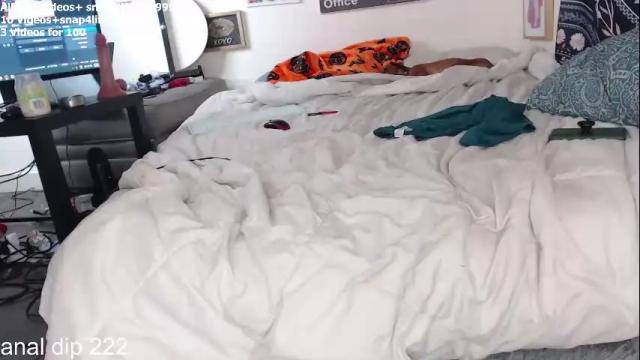 Image 10 of kikiplumpass Stream on Chaturbate on 2 months ago