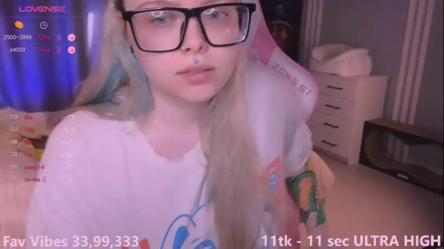Image 2 of killpretty Stream on Chaturbate on 8 months ago