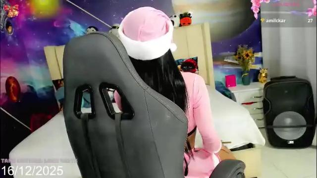 Image 3 of kilye_nellaa Stream on Chaturbate on 1 month ago