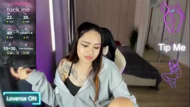Image 3 of kim_brownie Stream on Chaturbate on 1 month ago