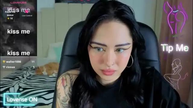 Image 2 of kim_brownie Stream on Chaturbate on 1 month ago