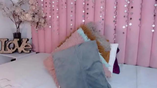 Image 4 of kim_diaz Stream on Chaturbate on 16 months ago