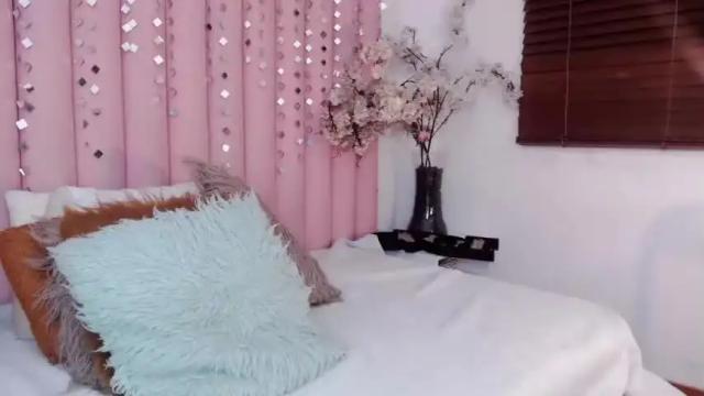 Image 3 of kim_diaz Stream on Chaturbate on 17 months ago