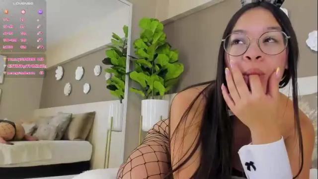 Image 4 of kim_hiltoon Stream on Chaturbate on 1 month ago