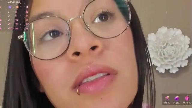 Image 3 of kim_hiltoon Stream on Chaturbate on 1 month ago