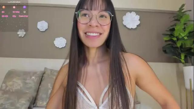 Image 12 of kim_hiltoon Stream on Chaturbate on 4 days ago