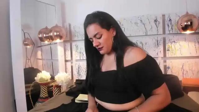 Image 4 of kim_milf Stream on Chaturbate on 13 months ago