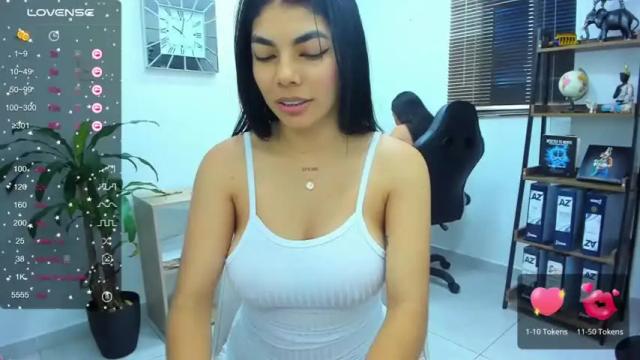 Image 4 of kim_romance Stream on Chaturbate on 21 months ago