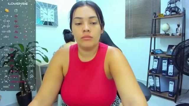 Image 3 of kim_romance Stream on Chaturbate on 20 months ago