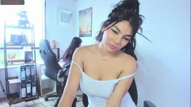 Image 7 of kim_romance Stream on Chaturbate on 4 months ago