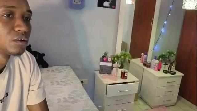 Image 3 of kimandyuk Stream on Chaturbate on 1 month ago