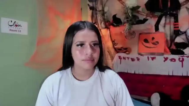 Image 3 of kimberllysnow Stream on Chaturbate on 22 months ago