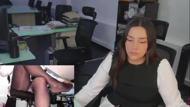 Image 12 of kimberly_clars Stream on Chaturbate on 4 months ago