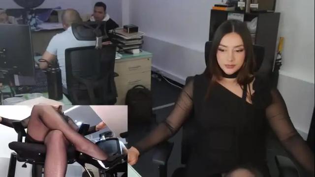 Image 2 of kimberly_clars Stream on Chaturbate on 3 months ago