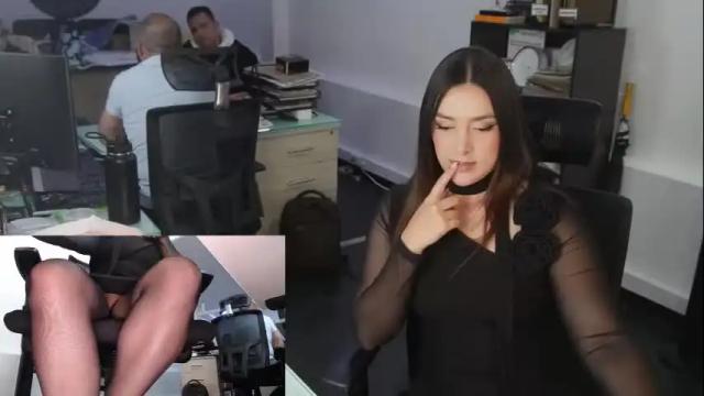 Image 4 of kimberly_clars Stream on Chaturbate on 3 months ago