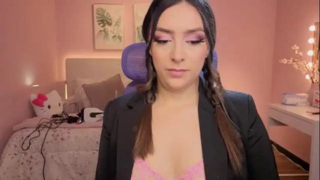 Image 8 of kimberly_clars Stream on Chaturbate on 29 days ago