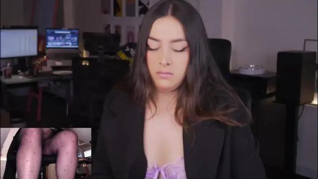 Image 2 of kimberly_clars Stream on Chaturbate on 1 month ago