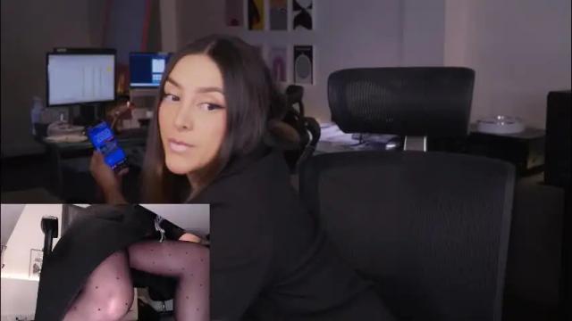 Image 7 of kimberly_clars Stream on Chaturbate on 1 month ago