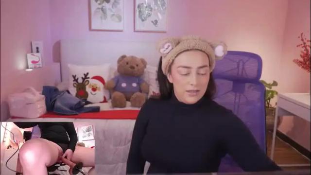 Image 4 of kimberly_clars Stream on Chaturbate on 23 days ago