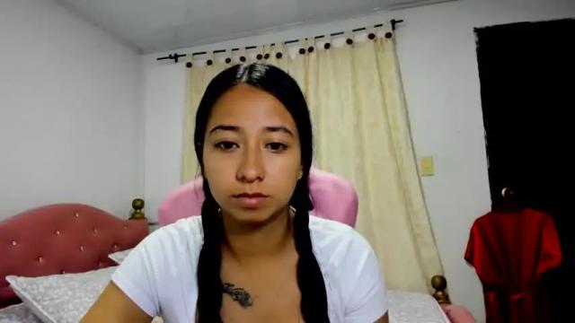 Image 3 of kimberly_cortes18 Stream on Chaturbate on 14 months ago