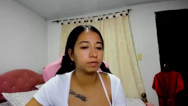 Image 4 of kimberly_cortes18 Stream on Chaturbate on 14 months ago