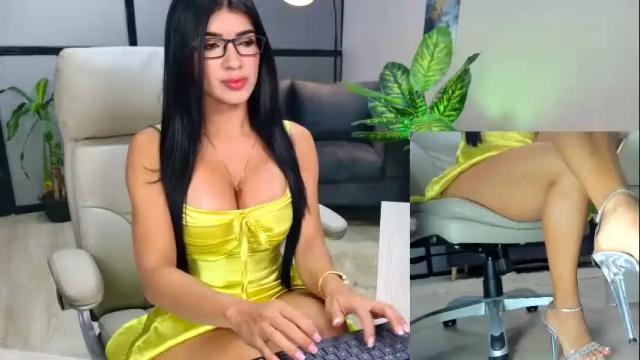 Image 2 of kimberly_hot2 Stream on Chaturbate on 1 month ago