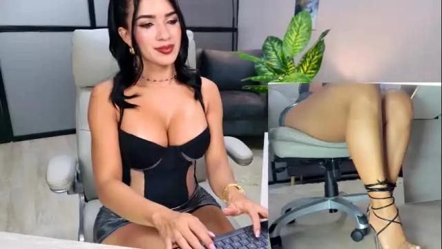Image 4 of kimberly_hot2 Stream on Chaturbate on 1 month ago