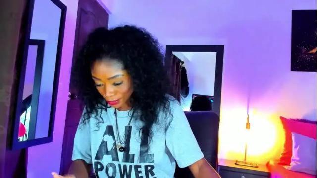 Image 2 of kimberlybanks2 Stream on Chaturbate on 1 month ago