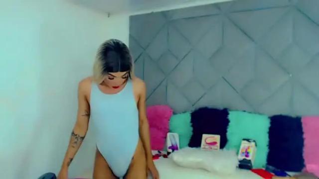 Image 8 of kimberlyloazy Stream on Chaturbate on 13 months ago