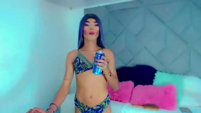 Image 4 of kimberlyloazy Stream on Chaturbate on 13 months ago
