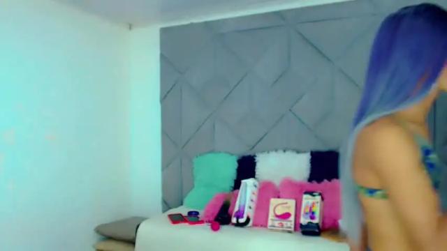 Image 4 of kimberlyloazy Stream on Chaturbate on 13 months ago