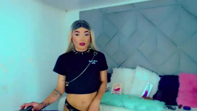 Image 12 of kimberlyloazy Stream on Chaturbate on 13 months ago